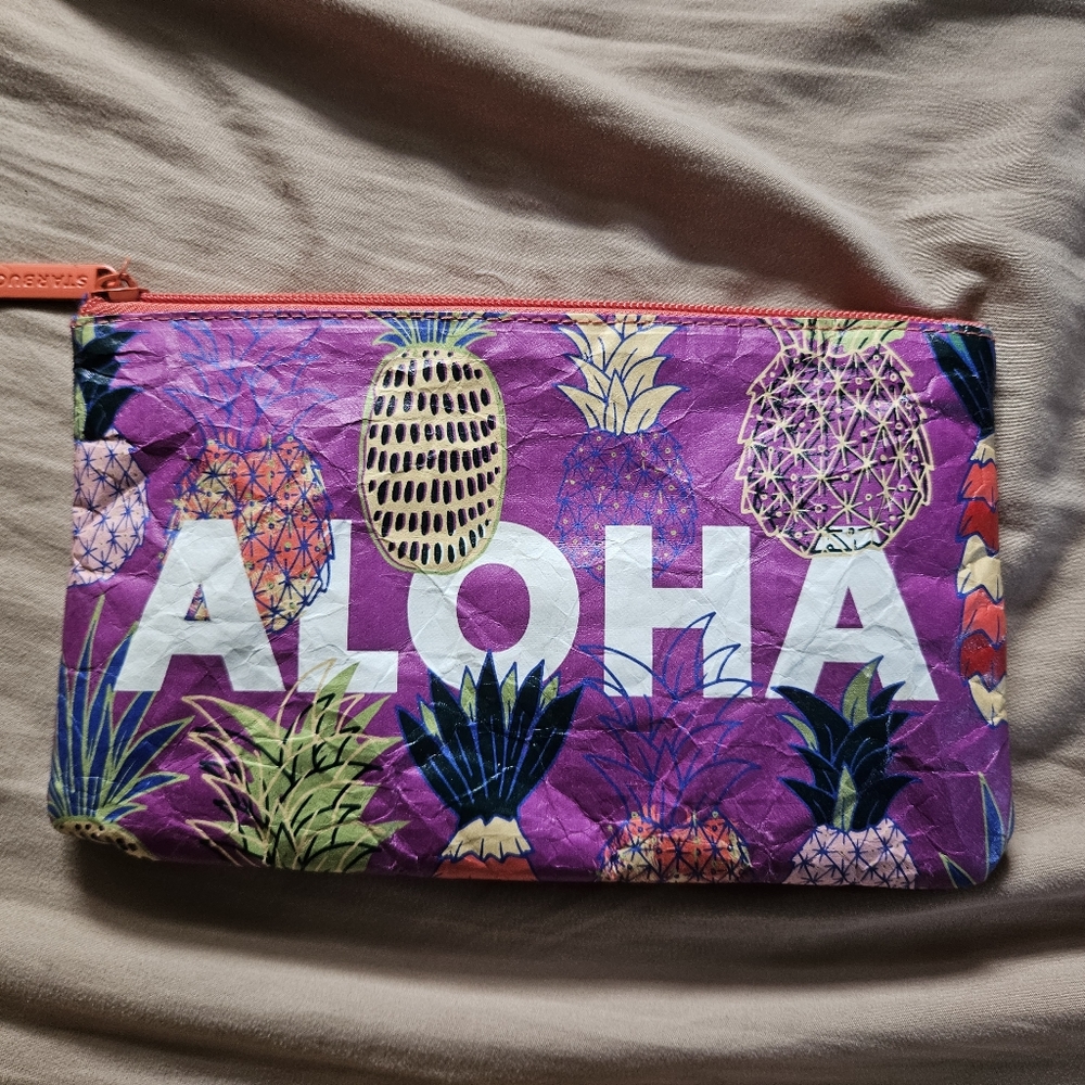 Startbucks aloha bag with pineapple